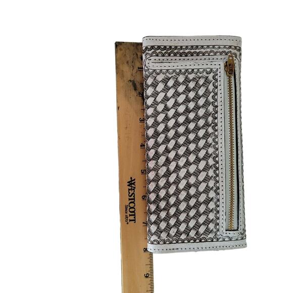 Hand tooled leather wallet trifold White 7 1/2"x 4" BOHO Chic Mexican Artisan - Picture 5 of 6